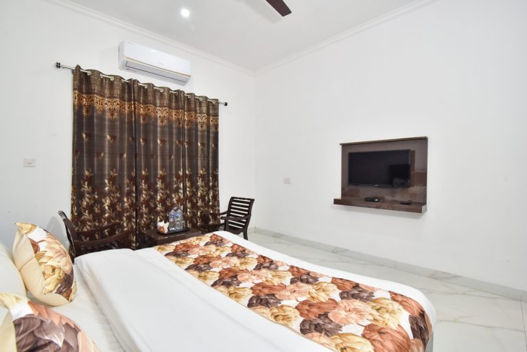 Hotel Royal Place, Tarn Taran