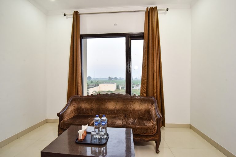 Hotel Royal Place, Tarn Taran