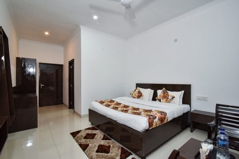 Hotel Royal Place, Tarn Taran