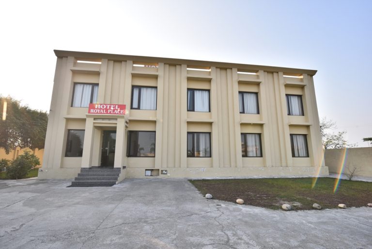 Hotel Royal Place, Tarn Taran