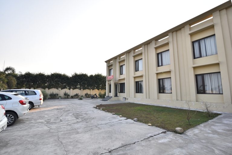 Hotel Royal Place, Tarn Taran